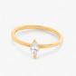 Inel din aur 14K cu piatra din zirconiu forma marquise pe fundal alb Feyre Eye solid gold ring with zirconia stone on white background